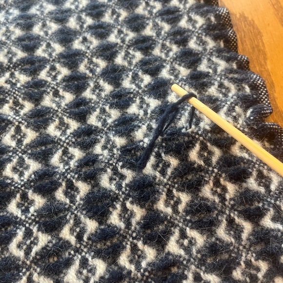 Tweedmill Vintage Vintage wool blanket throw navy & ivory Stadium throw - Picture 9 of 10